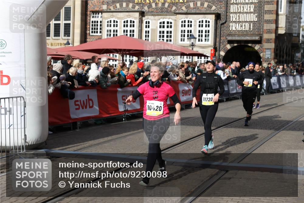 05.10.2025 - 20. swb-Marathon Bremen Yannick Fuchs http://msf.ph/oto/9230098 05.10.2025 10:59:50 Ziel 9473, 9991, 10209, 10420, 10760, 11267, 11456, 11720 meine-sportfotos.de