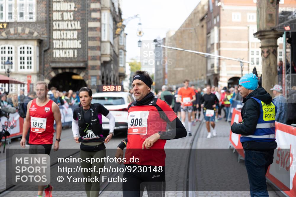 05.10.2025 - 20. swb-Marathon Bremen Yannick Fuchs http://msf.ph/oto/9230148 05.10.2025 09:20:18 Ziel  meine-sportfotos.de