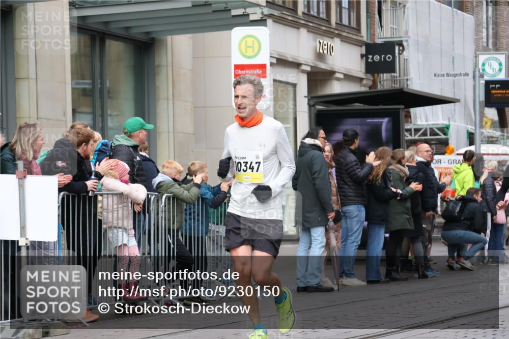 05.10.2025 - 20. swb-Marathon Bremen Strokosch-Dieckow http://msf.ph/oto/9230150 05.10.2025 10:37:28 Ziel 9755, 10347, 10501, 10775, 11176, 11465, 9755, 10347, 10501, 10775, 11176, 11465 meine-sportfotos.de