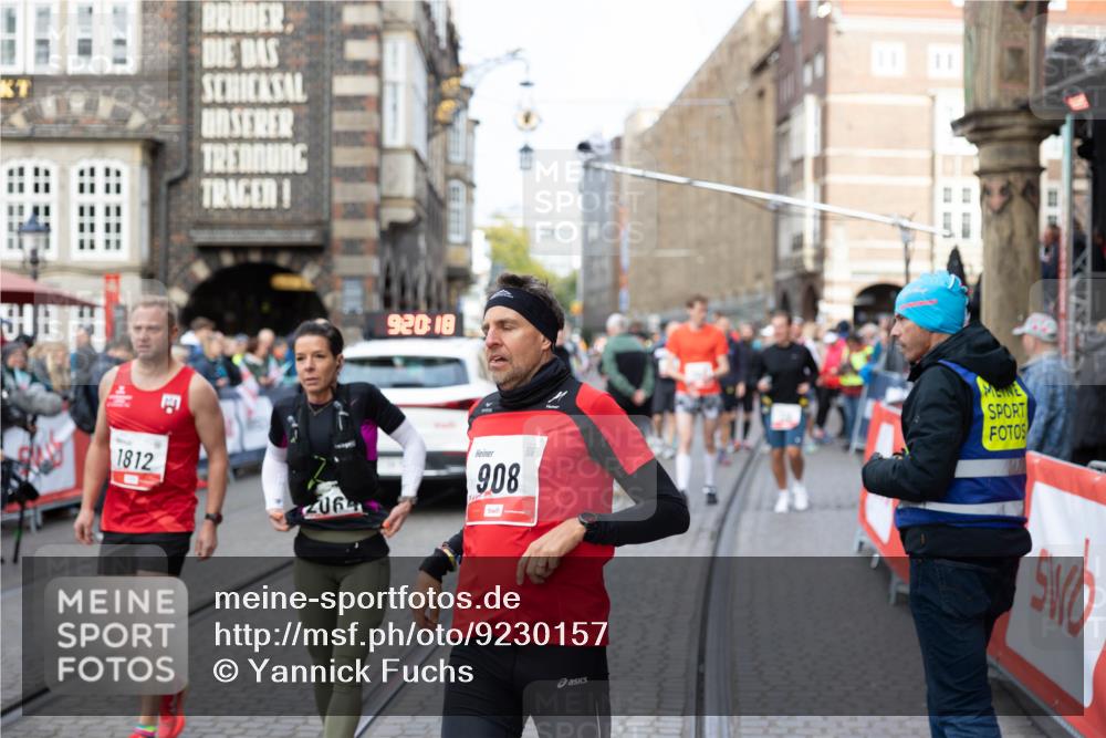 05.10.2025 - 20. swb-Marathon Bremen Yannick Fuchs http://msf.ph/oto/9230157 05.10.2025 09:20:18 Ziel  meine-sportfotos.de