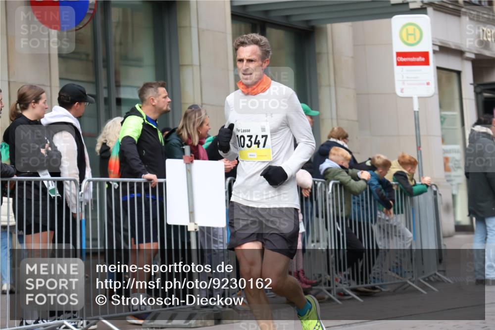 05.10.2025 - 20. swb-Marathon Bremen Strokosch-Dieckow http://msf.ph/oto/9230162 05.10.2025 10:37:28 Ziel 9755, 10347, 10501, 10775, 11176, 11465, 9755, 10347, 10501, 10775, 11176, 11465 meine-sportfotos.de