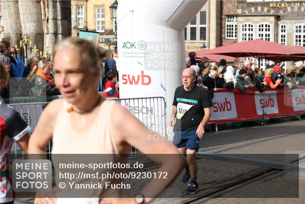 05.10.2025 - 20. swb-Marathon Bremen Yannick Fuchs http://msf.ph/oto/9230172 05.10.2025 11:02:30 Ziel 9748, 10093, 10130, 10194, 10821, 10829, 10982, 10983, 11386 meine-sportfotos.de
