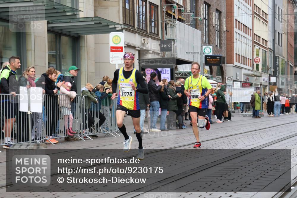 05.10.2025 - 20. swb-Marathon Bremen Strokosch-Dieckow http://msf.ph/oto/9230175 05.10.2025 10:37:30 Ziel 9755, 10347, 10501, 10775, 11176, 11328, 11465, 9755, 10347, 10501, 10775, 11176, 11328, 11465 meine-sportfotos.de