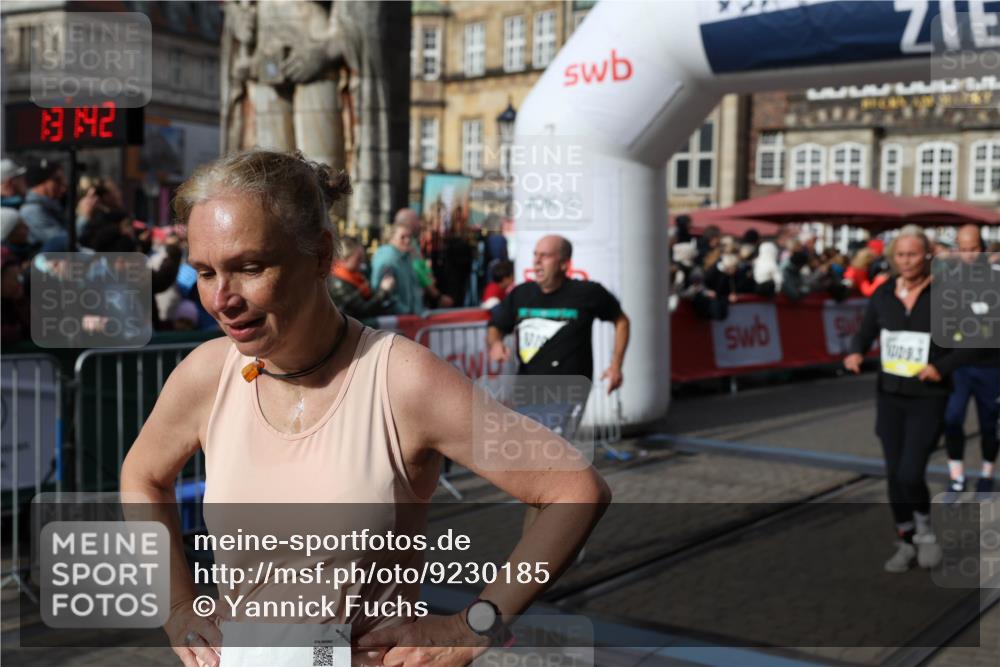 05.10.2025 - 20. swb-Marathon Bremen Yannick Fuchs http://msf.ph/oto/9230185 05.10.2025 11:02:31 Ziel 9748, 10093, 10130, 10194, 10821, 10829, 10982, 10983, 11386 meine-sportfotos.de
