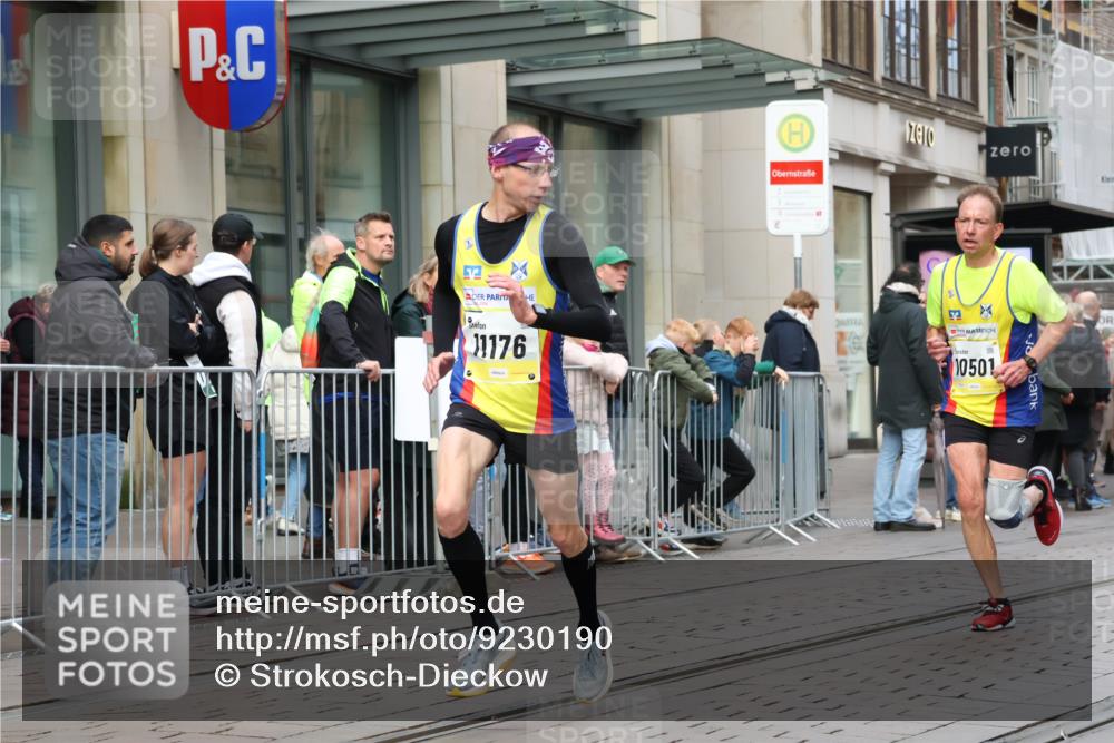 05.10.2025 - 20. swb-Marathon Bremen Strokosch-Dieckow http://msf.ph/oto/9230190 05.10.2025 10:37:30 Ziel 9755, 10347, 10501, 10775, 11176, 11328, 11465, 9755, 10347, 10501, 10775, 11176, 11328, 11465 meine-sportfotos.de