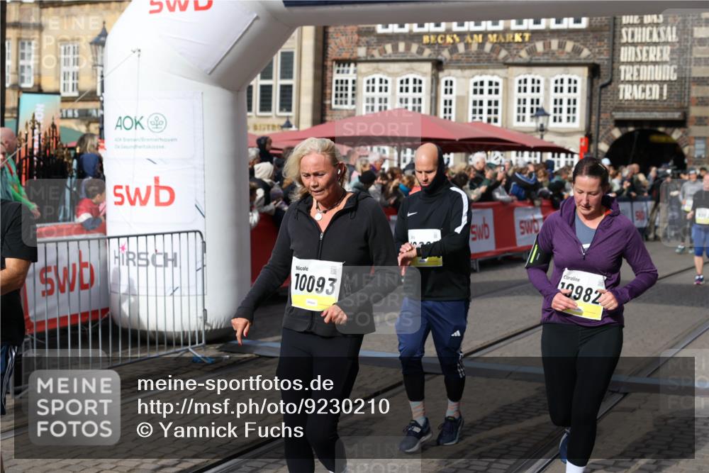 05.10.2025 - 20. swb-Marathon Bremen Yannick Fuchs http://msf.ph/oto/9230210 05.10.2025 11:02:32 Ziel 9707, 9748, 10093, 10194, 10821, 10829, 10982, 10983, 11386 meine-sportfotos.de