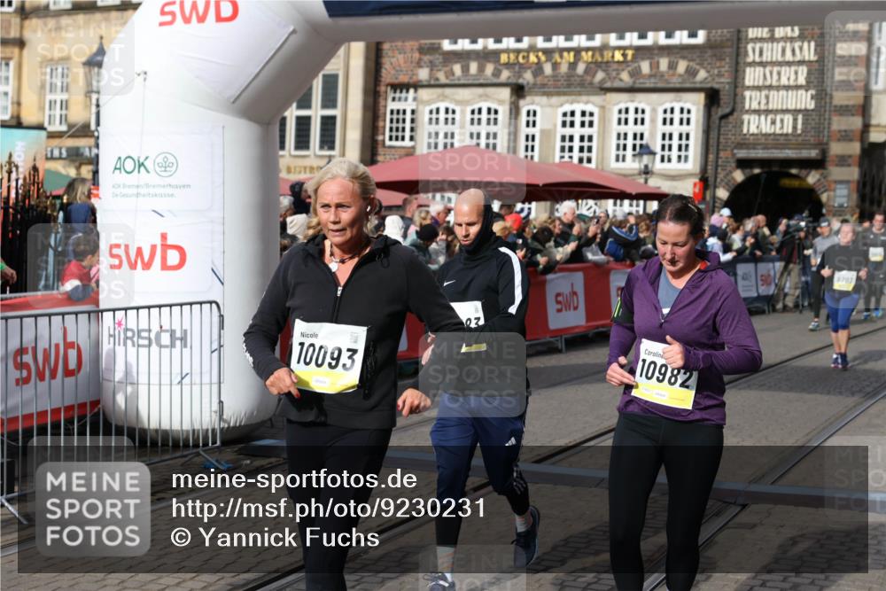 05.10.2025 - 20. swb-Marathon Bremen Yannick Fuchs http://msf.ph/oto/9230231 05.10.2025 11:02:32 Ziel 9707, 9748, 10093, 10194, 10821, 10829, 10982, 10983, 11386 meine-sportfotos.de
