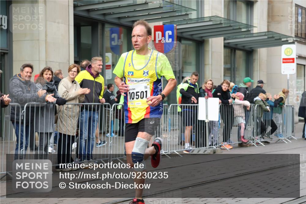 05.10.2025 - 20. swb-Marathon Bremen Strokosch-Dieckow http://msf.ph/oto/9230235 05.10.2025 10:37:32 Ziel 9755, 10347, 10501, 10775, 11176, 11328, 11465, 9755, 10347, 10501, 10775, 11176, 11328, 11465 meine-sportfotos.de