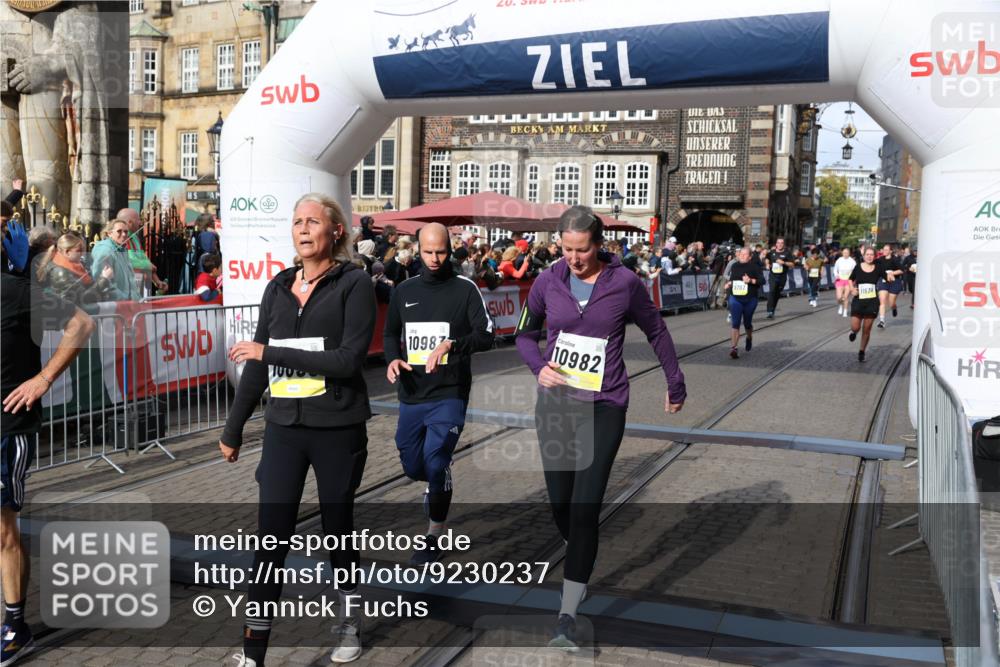 05.10.2025 - 20. swb-Marathon Bremen Yannick Fuchs http://msf.ph/oto/9230237 05.10.2025 11:02:32 Ziel 9707, 9748, 10093, 10194, 10821, 10829, 10982, 10983, 11386 meine-sportfotos.de