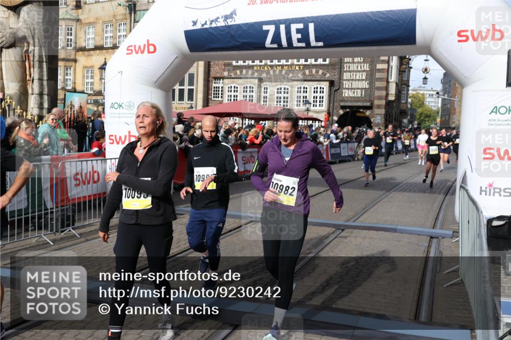 05.10.2025 - 20. swb-Marathon Bremen Yannick Fuchs http://msf.ph/oto/9230242 05.10.2025 11:02:33 Ziel 9707, 9748, 10093, 10194, 10821, 10829, 10982, 10983, 11386, 11537, 11538 meine-sportfotos.de