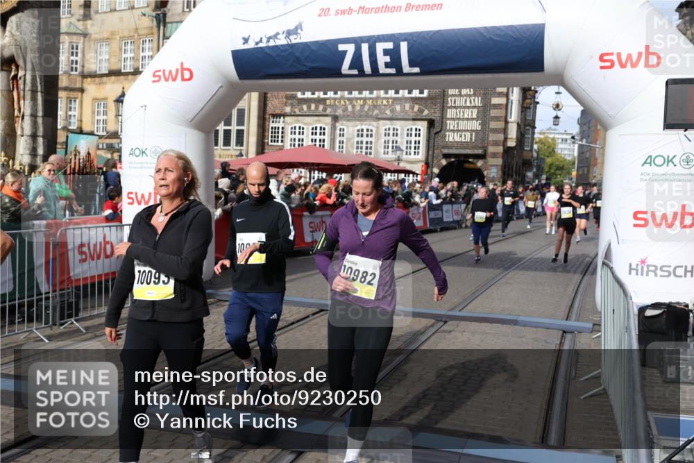 05.10.2025 - 20. swb-Marathon Bremen Yannick Fuchs http://msf.ph/oto/9230250 05.10.2025 11:02:33 Ziel 9707, 9748, 10093, 10194, 10821, 10829, 10982, 10983, 11386, 11537, 11538 meine-sportfotos.de