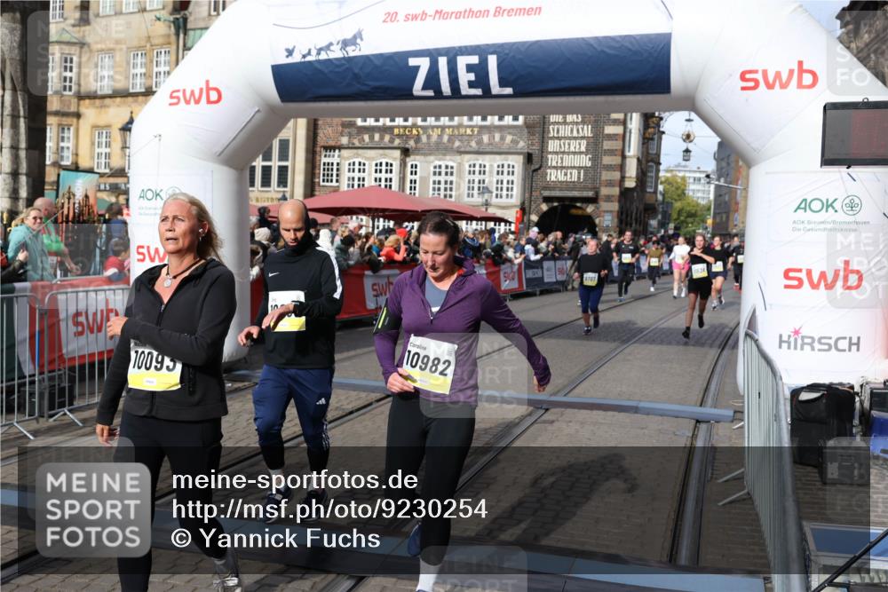 05.10.2025 - 20. swb-Marathon Bremen Yannick Fuchs http://msf.ph/oto/9230254 05.10.2025 11:02:33 Ziel 9707, 9748, 10093, 10194, 10821, 10829, 10982, 10983, 11386, 11537, 11538 meine-sportfotos.de
