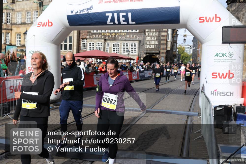 05.10.2025 - 20. swb-Marathon Bremen Yannick Fuchs http://msf.ph/oto/9230257 05.10.2025 11:02:33 Ziel 9707, 9748, 10093, 10194, 10821, 10829, 10982, 10983, 11386, 11537, 11538 meine-sportfotos.de