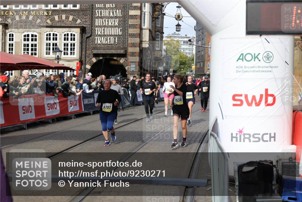 05.10.2025 - 20. swb-Marathon Bremen Yannick Fuchs http://msf.ph/oto/9230271 05.10.2025 11:02:33 Ziel 9707, 9748, 10093, 10194, 10821, 10829, 10982, 10983, 11386, 11537, 11538 meine-sportfotos.de