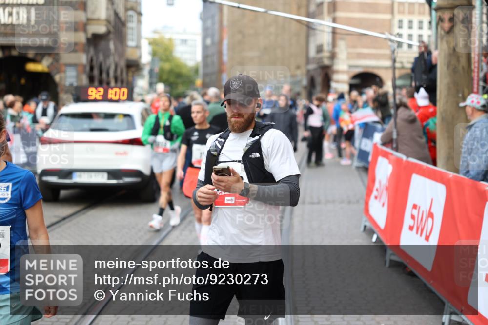 05.10.2025 - 20. swb-Marathon Bremen Yannick Fuchs http://msf.ph/oto/9230273 05.10.2025 09:21:01 Ziel  meine-sportfotos.de