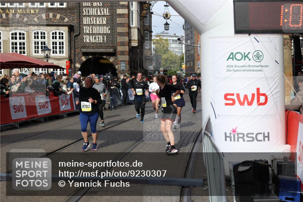 05.10.2025 - 20. swb-Marathon Bremen Yannick Fuchs http://msf.ph/oto/9230307 05.10.2025 11:02:34 Ziel 9707, 9802, 9839, 10093, 10194, 10615, 10821, 10829, 10982, 10983, 11386, 11537, 11538 meine-sportfotos.de