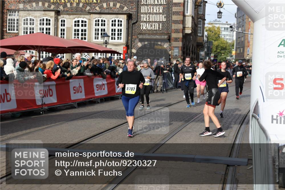 05.10.2025 - 20. swb-Marathon Bremen Yannick Fuchs http://msf.ph/oto/9230327 05.10.2025 11:02:34 Ziel 9707, 9802, 9839, 10093, 10194, 10615, 10821, 10829, 10982, 10983, 11386, 11537, 11538 meine-sportfotos.de