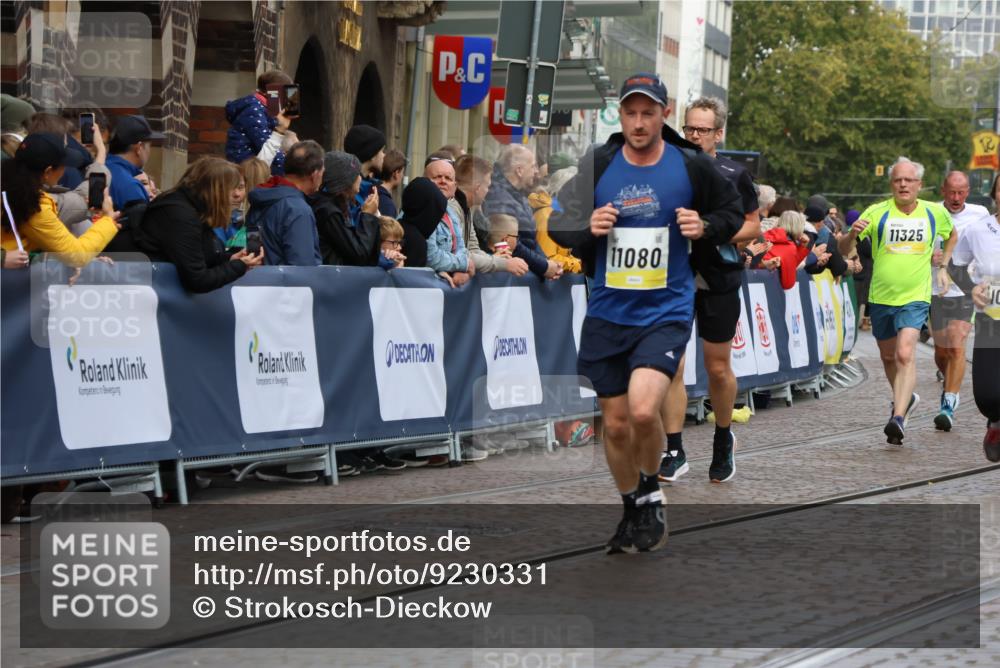 05.10.2025 - 20. swb-Marathon Bremen Strokosch-Dieckow http://msf.ph/oto/9230331 05.10.2025 10:51:53 Ziel 9683, 10380, 10581, 10625, 10817, 11080, 11136, 11325, 11361, 11394 meine-sportfotos.de