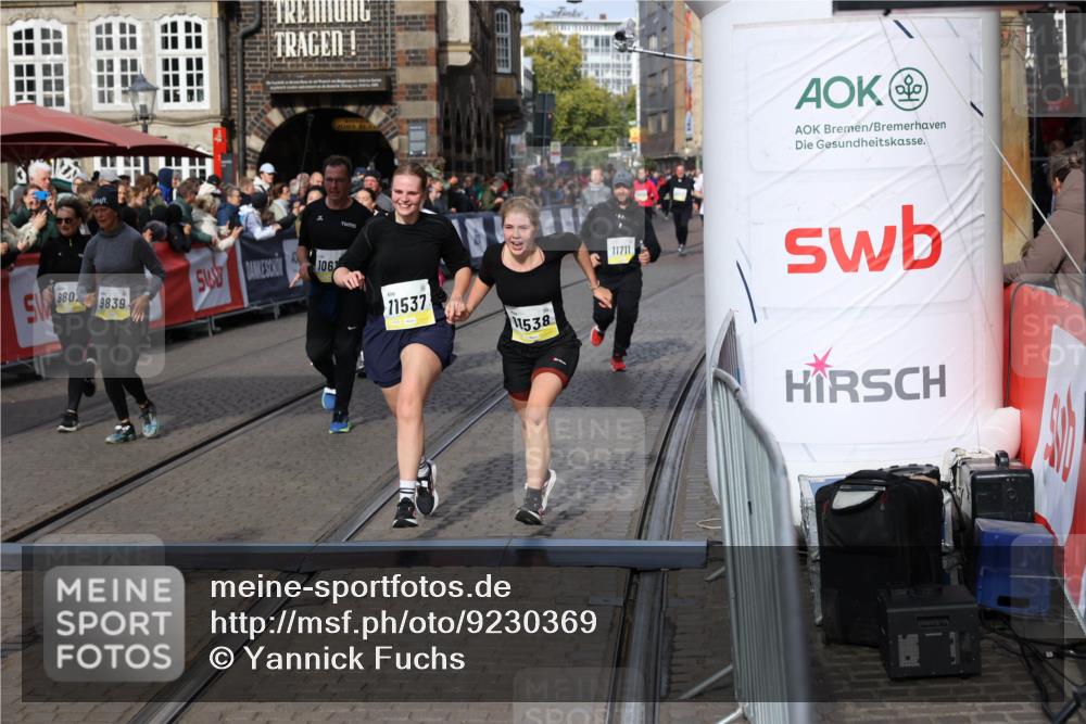 05.10.2025 - 20. swb-Marathon Bremen Yannick Fuchs http://msf.ph/oto/9230369 05.10.2025 11:02:36 Ziel 9468, 9647, 9707, 9802, 9839, 10093, 10194, 10615, 10982, 10983, 11110, 11537, 11538, 11711 meine-sportfotos.de