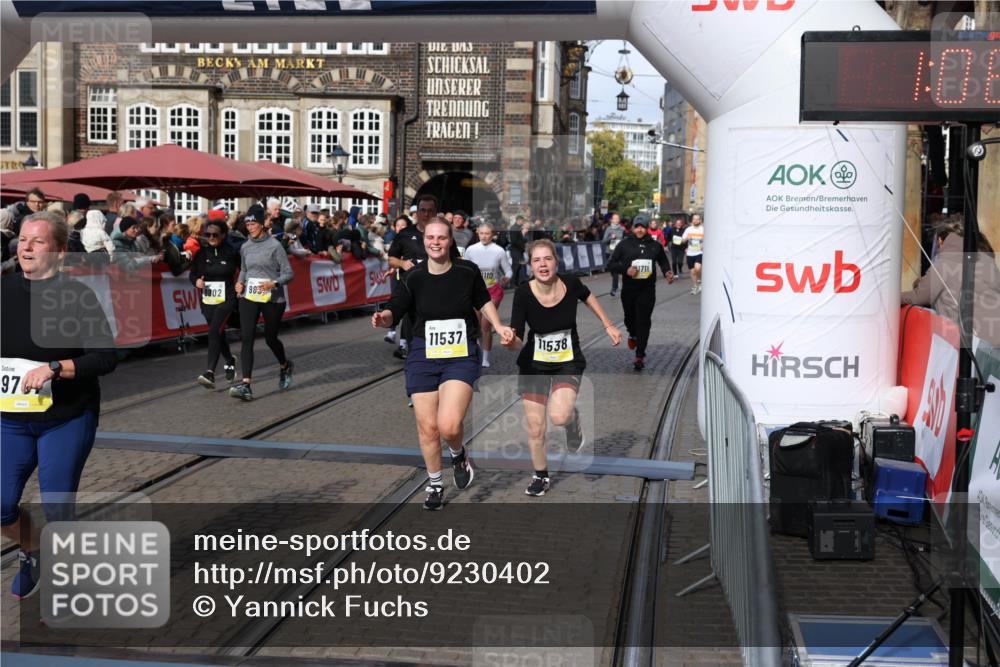05.10.2025 - 20. swb-Marathon Bremen Yannick Fuchs http://msf.ph/oto/9230402 05.10.2025 11:02:36 Ziel 9468, 9647, 9707, 9802, 9839, 10093, 10194, 10615, 10982, 10983, 11110, 11537, 11538, 11711 meine-sportfotos.de