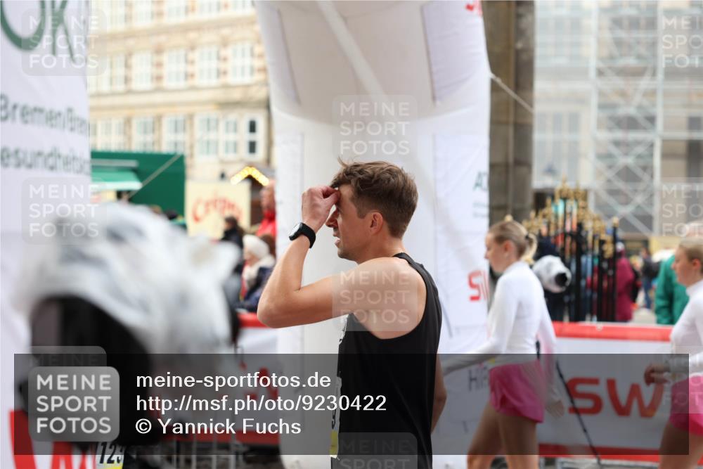 05.10.2025 - 20. swb-Marathon Bremen Yannick Fuchs http://msf.ph/oto/9230422 05.10.2025 09:49:56 Ziel  meine-sportfotos.de