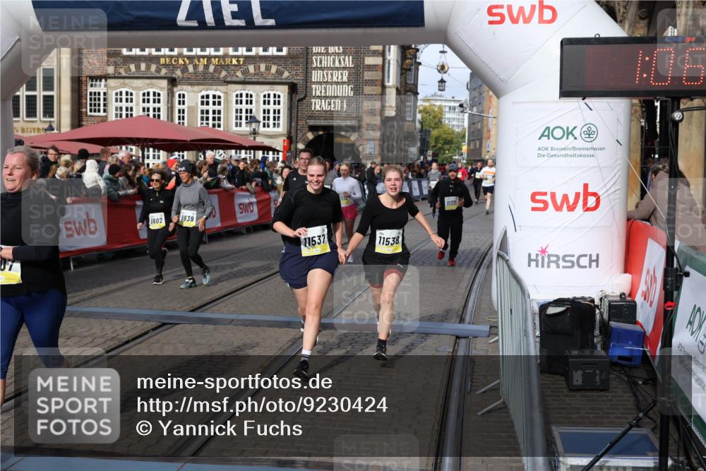 05.10.2025 - 20. swb-Marathon Bremen Yannick Fuchs http://msf.ph/oto/9230424 05.10.2025 11:02:37 Ziel 9468, 9647, 9707, 9802, 9839, 10033, 10093, 10615, 10982, 10983, 11110, 11537, 11538, 11711 meine-sportfotos.de