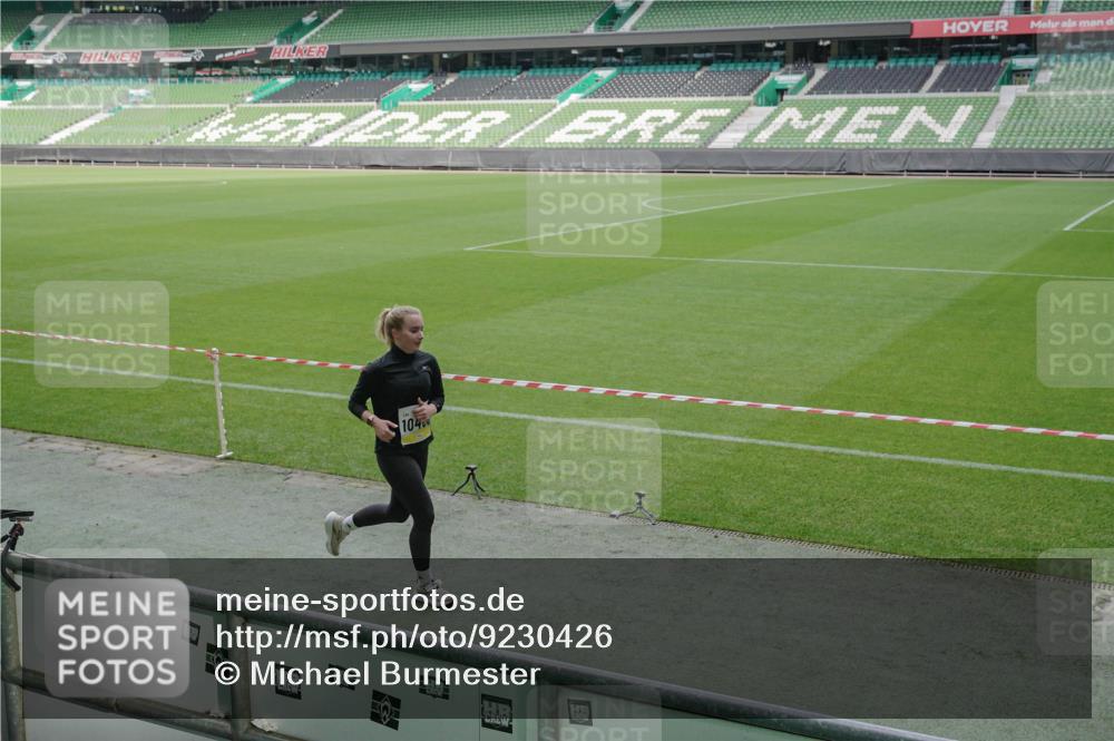 05.10.2025 - 20. swb-Marathon Bremen Michael Burmester http://msf.ph/oto/9230426 05.10.2025 10:29:30 Laufen im Stadion 8787, 8866, 9014, 9218, 9233, 9369, 9385, 9428, 9437, 9478, 9485, 9555, 9556, 9583, 9626, 9627, 9630, 9641, 9674, 9689, 9693, 9696, 9704, 9729, 9740, 9761, 9889, 9924, 9929, 9958, 9969, 9986, 10062, 10073, 10089, 10118, 10170, 10381, 10400, 10534, 10601, 10685, 10715, 10723, 10726, 10733, 10799, 10868, 10877, 10888, 10929, 10932, 10951, 10968, 11005, 11022, 11057, 11119, 11187, 11208, 11288, 11292, 11573, 11637, 9404, 9562, 9706, 10109, 10519, 10875, 10931 meine-sportfotos.de