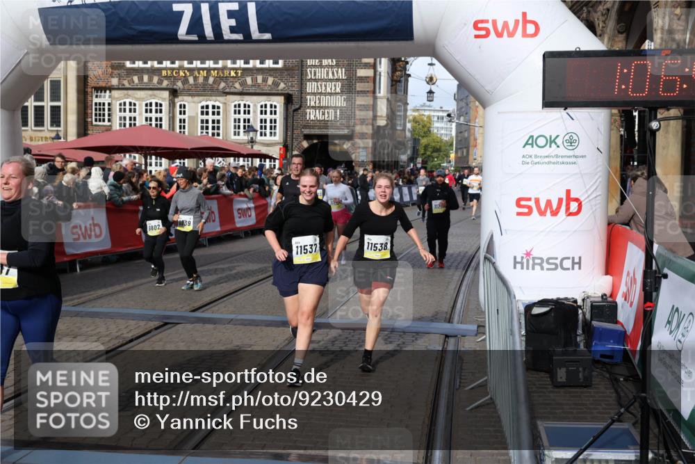 05.10.2025 - 20. swb-Marathon Bremen Yannick Fuchs http://msf.ph/oto/9230429 05.10.2025 11:02:37 Ziel 9468, 9647, 9707, 9802, 9839, 10033, 10093, 10615, 10982, 10983, 11110, 11537, 11538, 11711 meine-sportfotos.de