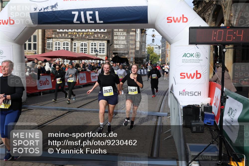 05.10.2025 - 20. swb-Marathon Bremen Yannick Fuchs http://msf.ph/oto/9230462 05.10.2025 11:02:37 Ziel 9468, 9647, 9707, 9802, 9839, 10033, 10093, 10615, 10982, 10983, 11110, 11537, 11538, 11711 meine-sportfotos.de