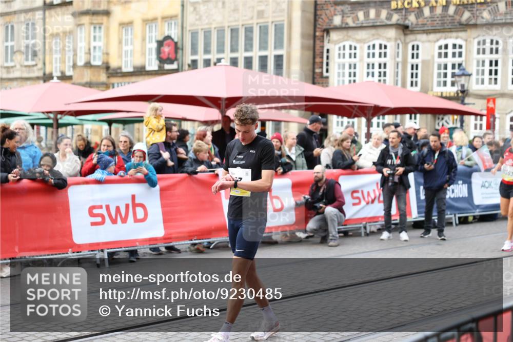 05.10.2025 - 20. swb-Marathon Bremen Yannick Fuchs http://msf.ph/oto/9230485 05.10.2025 09:49:59 Ziel  meine-sportfotos.de