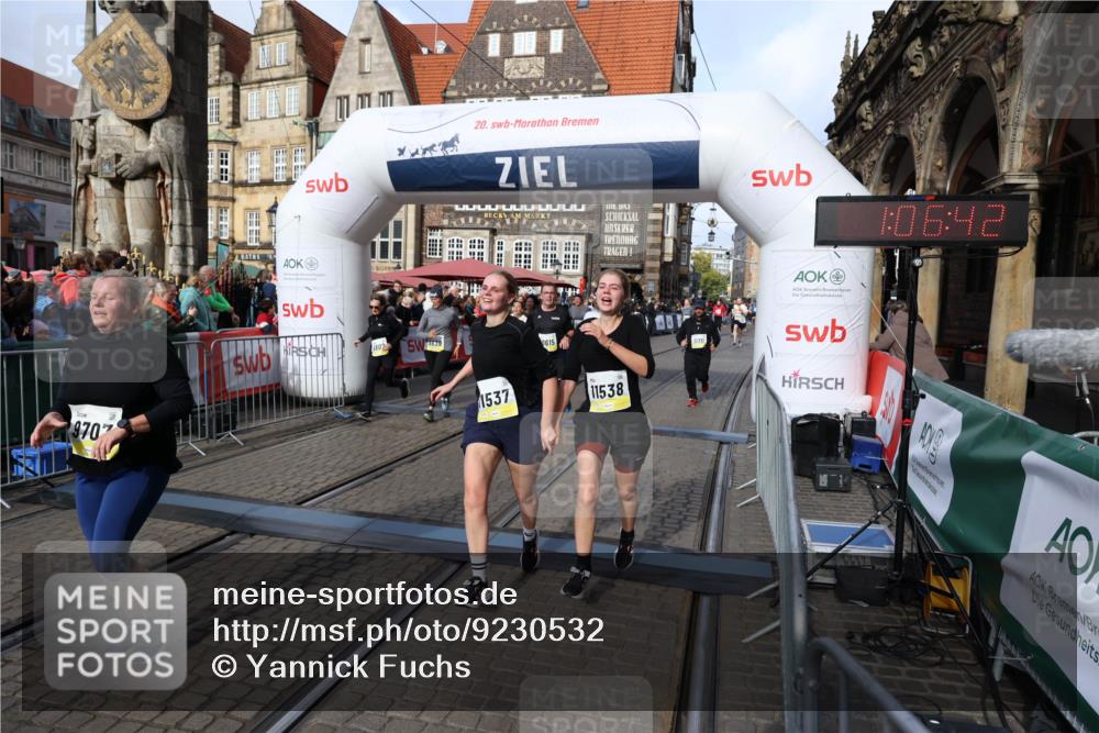05.10.2025 - 20. swb-Marathon Bremen Yannick Fuchs http://msf.ph/oto/9230532 05.10.2025 11:02:38 Ziel 9468, 9647, 9707, 9802, 9839, 10033, 10595, 10598, 10615, 11110, 11160, 11537, 11538, 11711 meine-sportfotos.de
