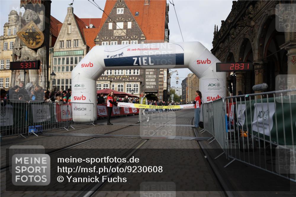 05.10.2025 - 20. swb-Marathon Bremen Yannick Fuchs http://msf.ph/oto/9230608 05.10.2025 10:24:26 Ziel  meine-sportfotos.de