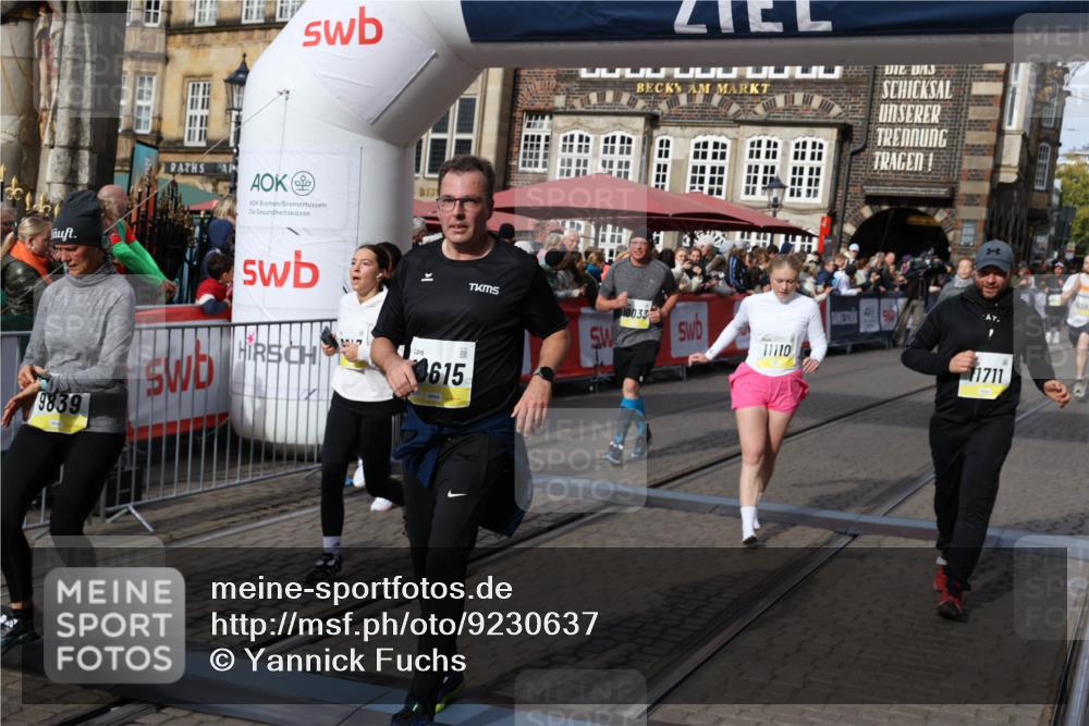 05.10.2025 - 20. swb-Marathon Bremen Yannick Fuchs http://msf.ph/oto/9230637 05.10.2025 11:02:39 Ziel 9468, 9647, 9707, 9802, 9839, 10033, 10595, 10598, 10615, 11110, 11160, 11537, 11538, 11711 meine-sportfotos.de