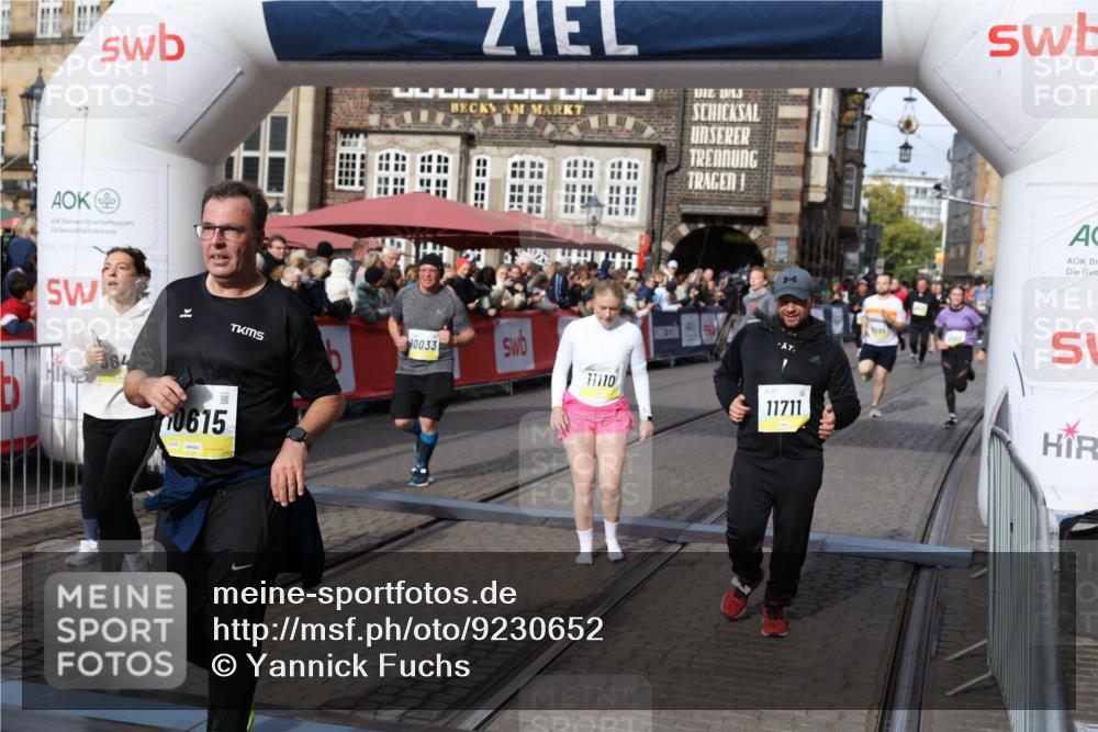05.10.2025 - 20. swb-Marathon Bremen Yannick Fuchs http://msf.ph/oto/9230652 05.10.2025 11:02:40 Ziel 9468, 9647, 9707, 9802, 9839, 10033, 10595, 10598, 10615, 11110, 11160, 11537, 11538, 11711 meine-sportfotos.de