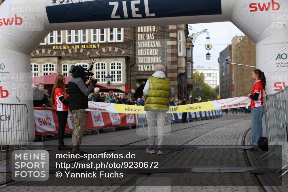 05.10.2025 - 20. swb-Marathon Bremen Yannick Fuchs http://msf.ph/oto/9230672 05.10.2025 10:25:13 Ziel  meine-sportfotos.de