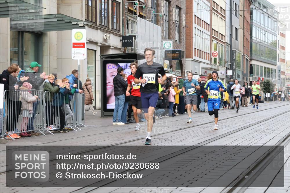 05.10.2025 - 20. swb-Marathon Bremen Strokosch-Dieckow http://msf.ph/oto/9230688 05.10.2025 10:38:33 Ziel 9341, 9403, 10352, 10409, 10517, 10847, 10862, 10967, 11132, 11594, 9341, 9403, 10352, 10409, 10517, 10847, 10862, 10967, 11132, 11594 meine-sportfotos.de