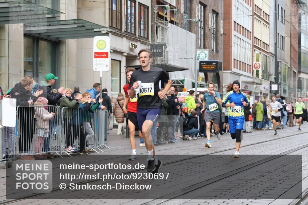 05.10.2025 - 20. swb-Marathon Bremen Strokosch-Dieckow http://msf.ph/oto/9230697 05.10.2025 10:38:33 Ziel 9341, 9403, 10352, 10409, 10517, 10847, 10862, 10967, 11132, 11594, 9341, 9403, 10352, 10409, 10517, 10847, 10862, 10967, 11132, 11594 meine-sportfotos.de