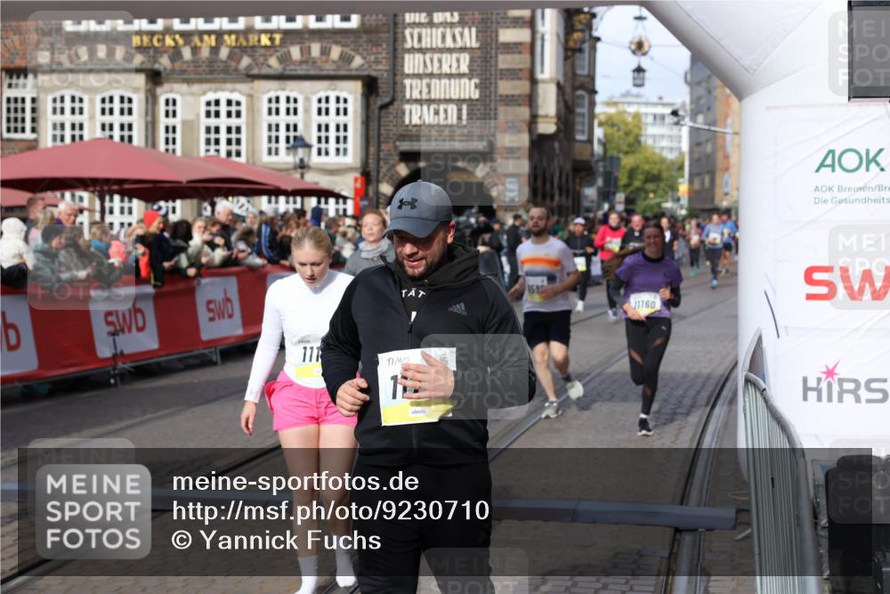 05.10.2025 - 20. swb-Marathon Bremen Yannick Fuchs http://msf.ph/oto/9230710 05.10.2025 11:02:41 Ziel 9468, 9647, 9707, 9802, 9839, 10033, 10595, 10598, 10615, 11110, 11160, 11537, 11538, 11711 meine-sportfotos.de