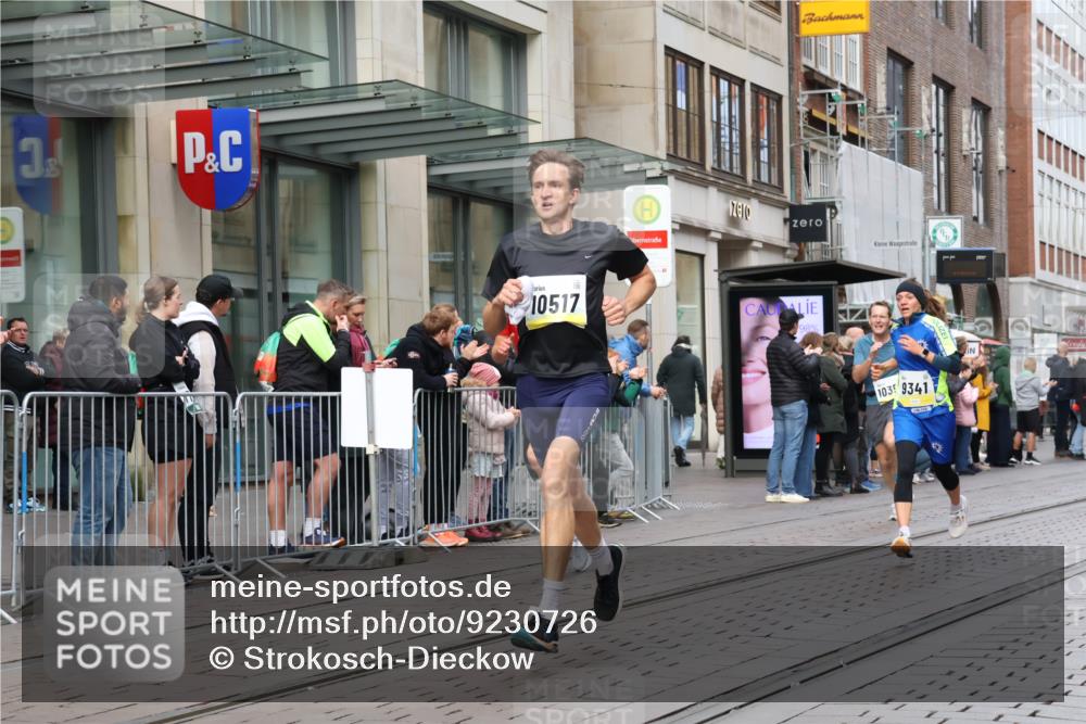 05.10.2025 - 20. swb-Marathon Bremen Strokosch-Dieckow http://msf.ph/oto/9230726 05.10.2025 10:38:34 Ziel 9341, 9403, 10352, 10409, 10517, 10847, 10862, 10967, 11132, 11594, 9341, 9403, 10352, 10409, 10517, 10847, 10862, 10967, 11132, 11594 meine-sportfotos.de