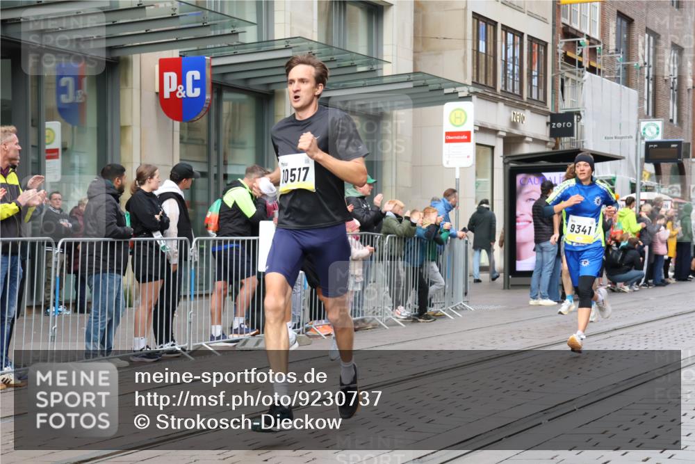05.10.2025 - 20. swb-Marathon Bremen Strokosch-Dieckow http://msf.ph/oto/9230737 05.10.2025 10:38:34 Ziel 9341, 9403, 10352, 10409, 10517, 10847, 10862, 10967, 11132, 11594, 9341, 9403, 10352, 10409, 10517, 10847, 10862, 10967, 11132, 11594 meine-sportfotos.de