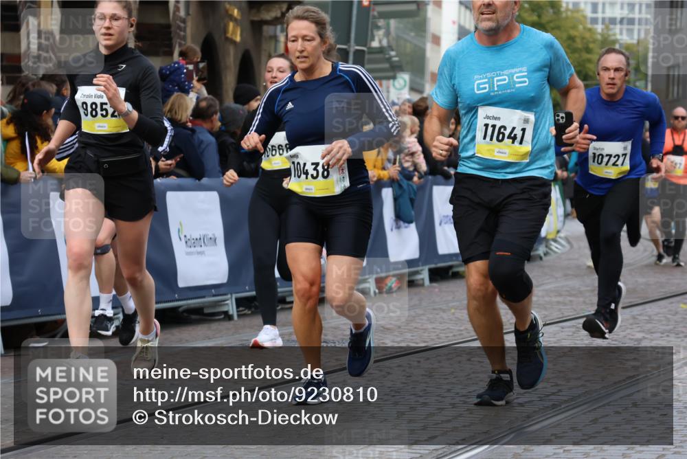 05.10.2025 - 20. swb-Marathon Bremen Strokosch-Dieckow http://msf.ph/oto/9230810 05.10.2025 10:52:11 Ziel 9196, 9226, 9852, 9955, 10038, 10240, 10438, 10668, 10727, 10900, 10927, 10942, 11128, 11458, 11491, 11641 meine-sportfotos.de