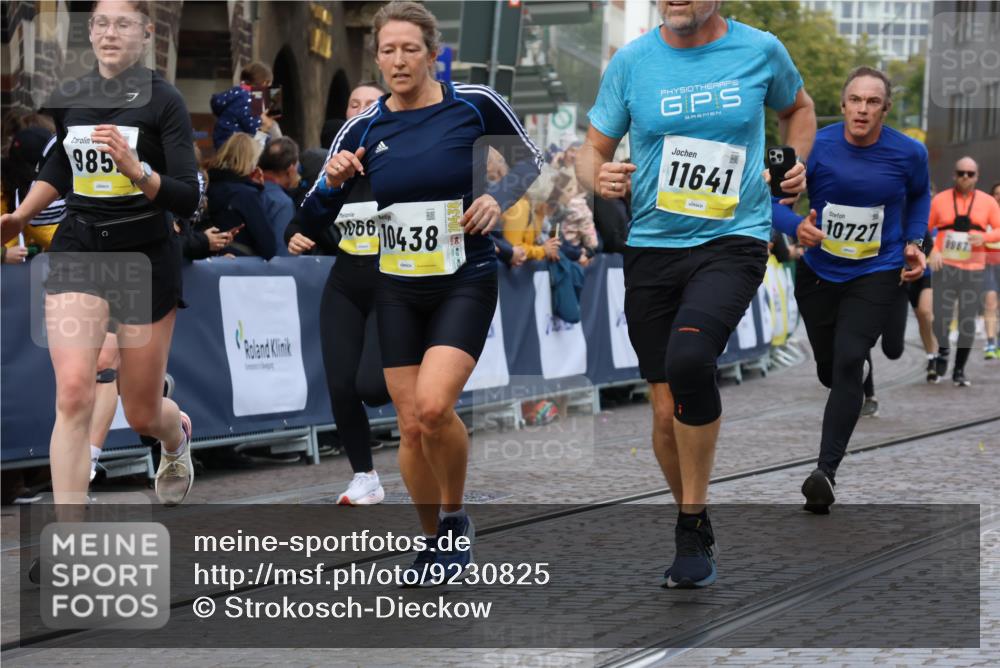 05.10.2025 - 20. swb-Marathon Bremen Strokosch-Dieckow http://msf.ph/oto/9230825 05.10.2025 10:52:11 Ziel 9196, 9226, 9852, 9955, 10038, 10240, 10438, 10668, 10727, 10900, 10927, 10942, 11128, 11458, 11491, 11641 meine-sportfotos.de