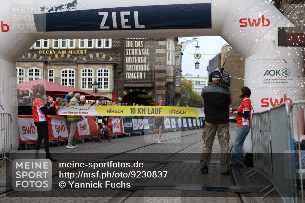 05.10.2025 - 20. swb-Marathon Bremen Yannick Fuchs http://msf.ph/oto/9230837 05.10.2025 10:27:10 Ziel 35 meine-sportfotos.de