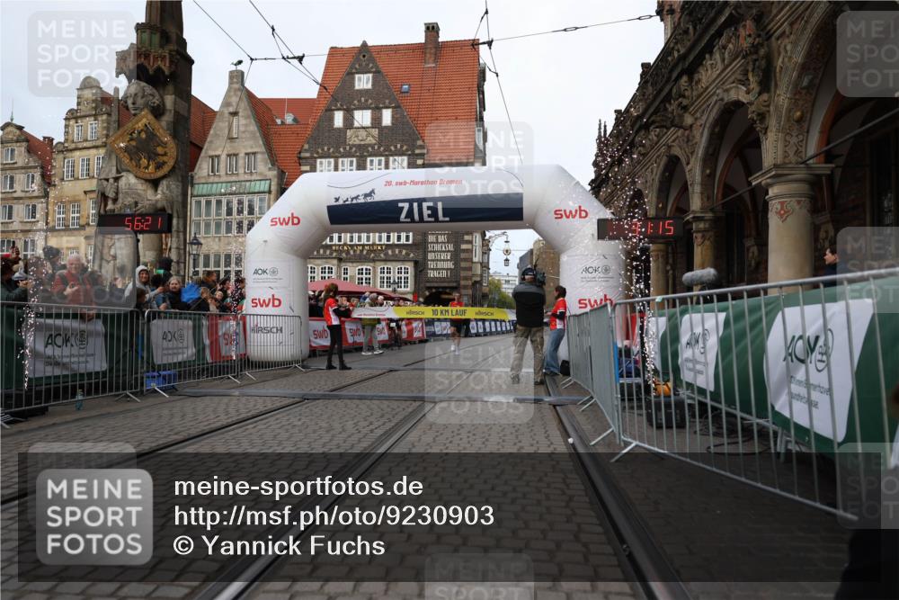 05.10.2025 - 20. swb-Marathon Bremen Yannick Fuchs http://msf.ph/oto/9230903 05.10.2025 10:27:11 Ziel 35 meine-sportfotos.de