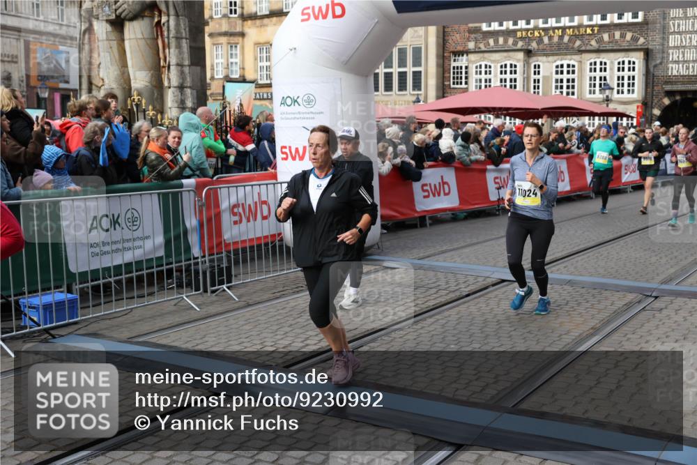 05.10.2025 - 20. swb-Marathon Bremen Yannick Fuchs http://msf.ph/oto/9230992 05.10.2025 11:02:50 Ziel 9331, 9360, 9516, 9841, 10510, 10530, 10803, 10804, 10825, 10826, 11024 meine-sportfotos.de