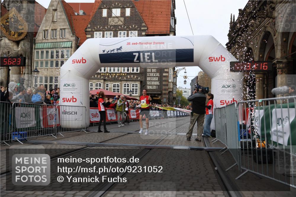05.10.2025 - 20. swb-Marathon Bremen Yannick Fuchs http://msf.ph/oto/9231052 05.10.2025 10:27:12 Ziel 35 meine-sportfotos.de