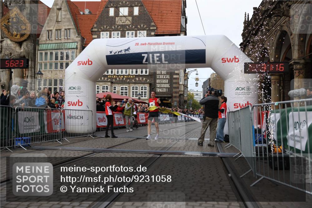 05.10.2025 - 20. swb-Marathon Bremen Yannick Fuchs http://msf.ph/oto/9231058 05.10.2025 10:27:12 Ziel 35 meine-sportfotos.de