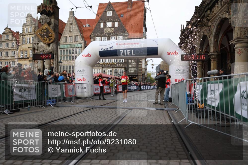 05.10.2025 - 20. swb-Marathon Bremen Yannick Fuchs http://msf.ph/oto/9231080 05.10.2025 10:27:12 Ziel 35 meine-sportfotos.de