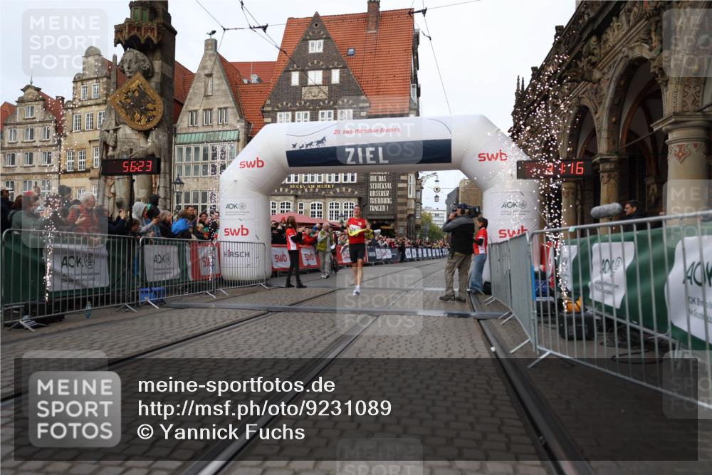 05.10.2025 - 20. swb-Marathon Bremen Yannick Fuchs http://msf.ph/oto/9231089 05.10.2025 10:27:12 Ziel 35 meine-sportfotos.de