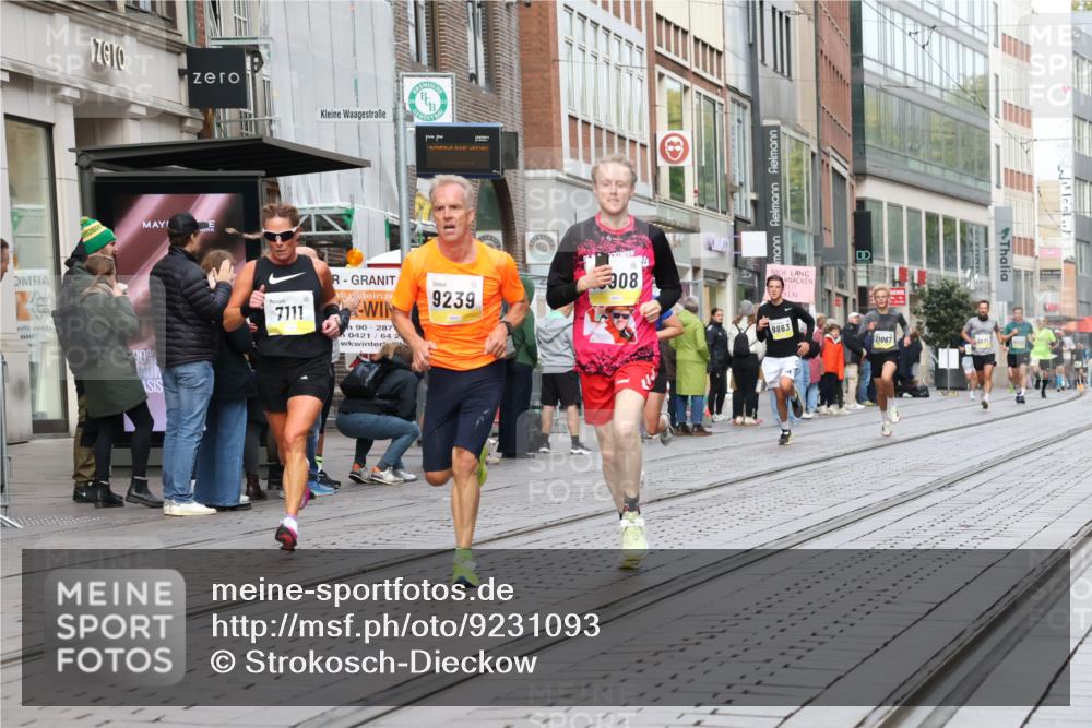 05.10.2025 - 20. swb-Marathon Bremen Strokosch-Dieckow http://msf.ph/oto/9231093 05.10.2025 10:39:05 Ziel 7111, 9239, 9289, 9671, 9863, 10525, 10908, 11067, 11343, 11418, 11474, 7111, 9239, 9289, 9671, 9863, 10525, 10908, 11067, 11343, 11418, 11474 meine-sportfotos.de